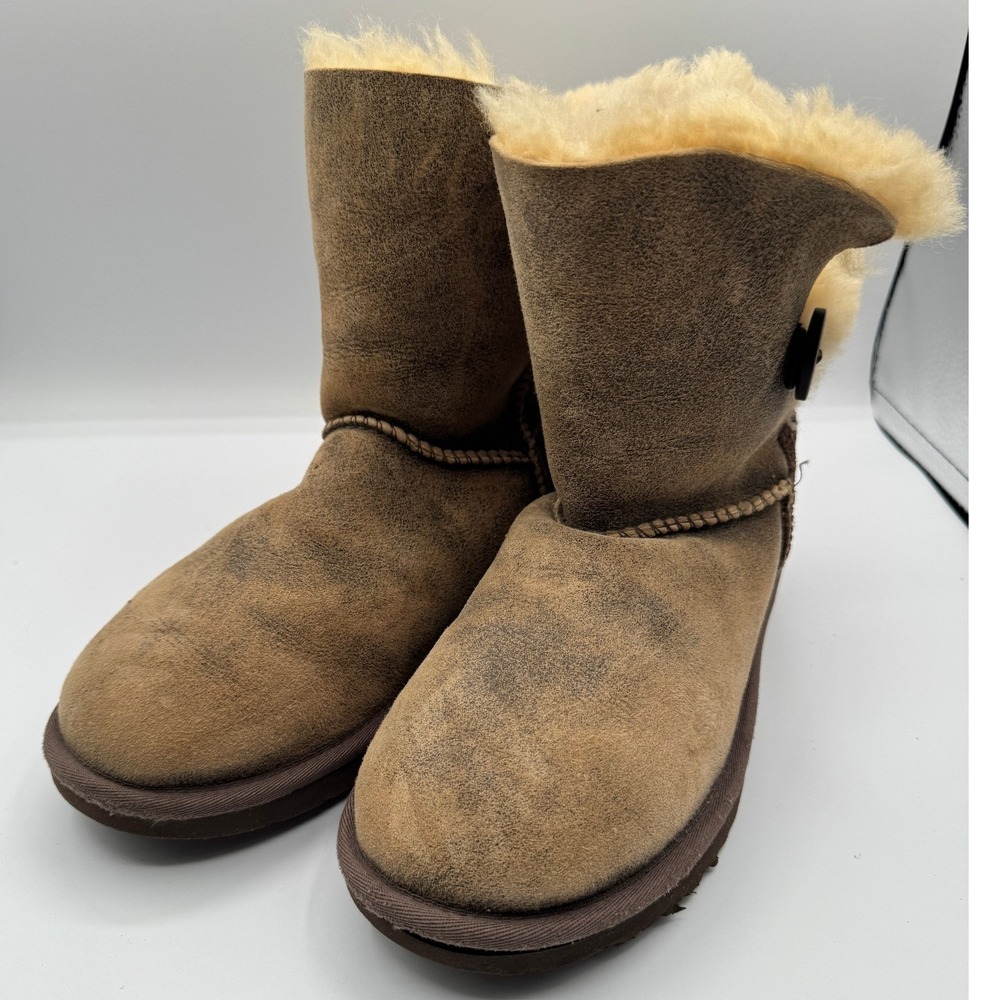 UGG Australia Bailey Button Bomber Boots‎ Chestnut Brown Sheepskin 5838 Mens 8